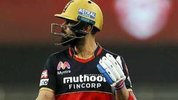 IPL 2020: കോലി അതു സമ്മതിച്ചു തരില്ല, ഇനി ആര്‍സിബി ടീമുടമകള്‍ 'കടുംകൈ' ചെയ്യണം- മഞ്ജരേക്കര്‍