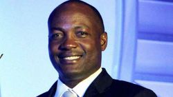 IPL 2020: ഒരു ടീമും ഇതുപോലെ കളിക്കില്ല, മുംബൈ ബെസ്റ്റ് ടീമായതിന് ഒരേയൊരു കാരണമെന്ന് ലാറ!!