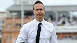 IPL 2020: മുംബൈയിലെ ആ താരം നമ്പര്‍ വണ്‍ ബൗളര്‍, അവനെ പോലെ ആരും പന്തെറിയില്ലെന്ന് വോണ്‍