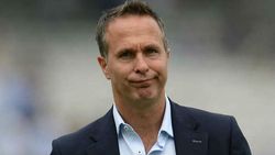 IPL 2020: ഐപിഎല്‍ 2021 യുഎഇയില്‍ നടന്നാല്‍ ധോണി വിരമിക്കരുത്, ചെയ്യേണ്ടത് ഒരുകാര്യമെന്ന് വോന്‍