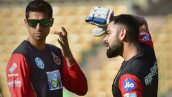 IPL 2020: ആര്‍സിബി ചെയ്യുന്ന ഏറ്റവും വലിയ വിഡ്ഢിത്തം ചൂണ്ടിക്കാട്ടി നെഹ്‌റ, അതു നിര്‍ത്തിയേ തീരൂ