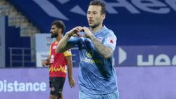 ISL 2020-21: ഈസ്റ്റ് ബംഗാളിന് രക്ഷയില്ല, മുംബൈയ്ക്കു മുന്നില്‍ തരിപ്പണം- തോല്‍വി 0-3ന്