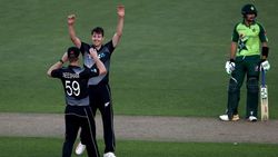 അരങ്ങേറ്റത്തില്‍ കസറി ജേക്കബ് ഡുഫി, പാകിസ്താനെതിരായ ഒന്നാം ടി20യില്‍ കിവീസിന് ജയം
