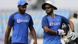 സഞ്ജുവിനു 'മൂക്കുകയറിടരുത്', റിഷഭ് പന്ത് നല്‍കുന്ന പാഠം - ഇന്ത്യ ചെയ്യേണ്ടത് ഒന്നു മാത്രം