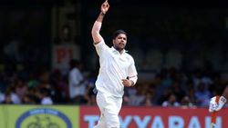 IND vs AUS: ഇന്ത്യക്ക് കടുത്ത തിരിച്ചടി, പരിക്കേറ്റ ഉമേഷ് യാദവ് ടെസ്റ്റ് പരമ്പരയില്‍ നിന്ന് പുറത്ത്