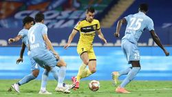 ISL 2020-21: മുംബൈയും ഹൈദരാബാദും ഒപ്പത്തിനൊപ്പം, ഗോള്‍രഹിത സമനില