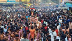 നടരാജനു രാജകീയ സ്വീകരണം, തേരിലേറ്റി ആനയിച്ച് നാട്ടുകാര്‍