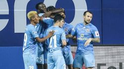 ISL 2020-21: മുംബൈ മുന്നോട്ടു തന്നെ, ഫോളിന്റെ ഗോളില്‍ ബംഗാളിനെ കീഴടക്കി