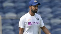 IND vs AUS: പരിശീലനത്തിനിടെ പുജാരക്ക് പരിക്ക്, നെറ്റ്‌സില്‍ നിന്ന് മടങ്ങി, ഇന്ത്യക്ക് ആശങ്ക