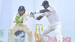 Eng vs SL Test: രക്ഷകനായി മാത്യൂസ്, ഇംഗ്ലണ്ടിനെതിരേ ശ്രീലങ്ക ഭേദപ്പെട്ട സ്‌കോറിലേക്ക്