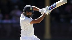 IND vs AUS: രോഹിതിന് അര്‍ധ സെഞ്ച്വറി, വിദേശ മൈതാനത്തും ഓപ്പണിങ്ങില്‍ പുലി തന്നെ