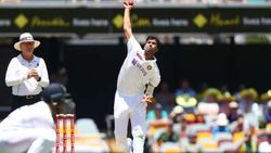 IND vs AUS: തൊപ്പിക്കൊപ്പം അശ്വിന്‍ ആ 'മന്ത്രവും' സുന്ദറിനു പറഞ്ഞുകൊടുത്തു- സഹീര്‍