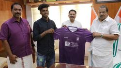 കേരള പ്രീമിയര്‍ ലീഗ്: ജഴ്‌സി പുറത്തിറക്കി കേരള യുണൈറ്റഡ് എഫ്‌സി, ആദ്യ കളി മാര്‍ച്ച് ആറിന്