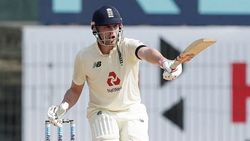 IND vs ENG: 'അവന്‍ കുക്കിനെയും സ്‌ട്രോസിനെയും ഓര്‍മിപ്പിക്കുന്നു'- സിബ്ലിയെ പുകഴ്ത്തി നാസര്‍