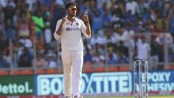 IND vs ENG: ഇന്നിങ്‌സിന്റെ തുടക്കം വിക്കറ്റോടെ, ചരിത്ര റെക്കോഡില്‍ ഇടം പിടിച്ച് അക്ഷര്‍ പട്ടേല്‍