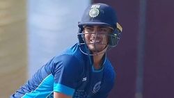 റിഷഭ് കരുതിയിരുന്നോളൂ, തല്ലിത്തകര്‍ത്ത് ഇഷാന്‍ കിഷന്‍, വെടിക്കെട്ട് സെഞ്ച്വറി, ഇന്ത്യന്‍ ടീമിലേക്ക് വൈകില്ല