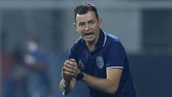 ISL 2021: വമ്പന്‍ തോല്‍വി, പിന്നാലെ കിബുവിനെ പരിശീലകസ്ഥാനത്ത് നിന്ന് നീക്കി കേരള ബ്ലാസ്റ്റേഴ്‌സ്