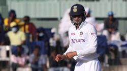 IND vs ENG: കൈക്ക് പരിക്ക്, ഫീല്‍ഡിങ്ങിനിറങ്ങാതെ ഗില്‍, പിങ്ക് ടെസ്റ്റില്‍ മായങ്ക് എത്തുമോ?