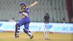 ഉപുല്‍ 'തരംഗം', ബംഗ്ലാ കടുവകളെ വിരട്ടി ശ്രീലങ്ക- ഇന്ത്യയെ പിന്തള്ളി തലപ്പത്ത്