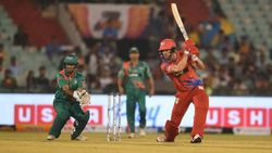 പട നയിച്ച് പീറ്റേഴ്‌സന്‍, വെടിക്കെട്ട് പ്രകടനം- ഇംഗ്ലണ്ട് ലെജന്റ്‌സിന് അനായാസ വിജയം