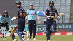 IND vs ENG: ധവാനു സെഞ്ച്വറി നഷ്ടം, മൂന്നു പേര്‍ക്കു ഫിഫ്റ്റി- ഇംഗ്ലണ്ടിന് 318 റണ്‍സ് വിജയലക്ഷ്യം