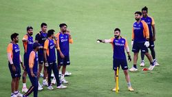 IND vs ENG T20: ഭുവി, ജഡ്ഡു, അശ്വിന്‍, റണ്‍സ് വഴങ്ങാന്‍ പിശുക്കര്‍, ബുംറയേക്കാള്‍ കേമര്‍- കണക്കുകളിതാ