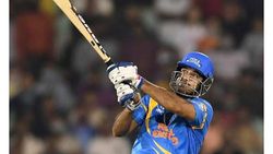 ഇടിമിന്നലായി ഇര്‍ഫാന്‍, 34 ബോളില്‍ 61*, ഗോണിയും മിന്നി- ഇംഗ്ലണ്ടിനോടു ഇന്ത്യ പൊരുതിവീണു