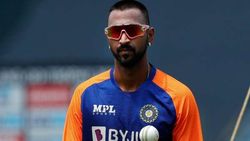 IND vs ENG: ക്രുനാലിനെക്കൊണ്ട് താങ്ങില്ല! വേണ്ടത് ചഹലിനെപ്പോലൊരാള്‍- ഗവാസ്‌കറുടെ ഉപദേശം