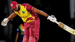 അഖില ധനഞ്ജയ്ക്ക് ഹാട്രിക്ക്, പിന്നാലെ ആറ് സിക്‌സര്‍ പറത്തി പൊള്ളാര്‍ഡ്; തകര്‍പ്പന്‍ പ്രകടനം