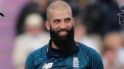 IPL 2021: 'എങ്കില്‍ മാത്രമേ ഞങ്ങള്‍ക്കു അതിനു കഴിയൂ' മോയിന്‍ അലിയെ മൂന്നാമനാക്കാന്‍ കാരണം ധോണി പറയും