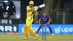 IPL 2021: 2015നു ശേഷം ധോണിക്ക് ഈ നാണക്കേട് ഇതാദ്യം! എലൈറ്റ് ലിസ്റ്റില്‍ ഇനി അവേശ് ഖാനും