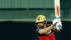 IPL 2021: എന്നാലും ഇതെങ്ങനെ? റീപ്ലേയല്ല, കോലിയുടെ ഇന്നിങ്‌സില്‍ അമ്പരന്ന് ലോകം