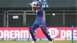 IPL 2021: ധോണിക്കുള്ള ട്രിബ്യൂട്ടാണോ? റിഷഭിന്റെ മെല്ലപ്പോക്കിന് സാമൂഹ്യ മാധ്യമങ്ങളില്‍ പരിഹാസം