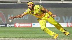 IPL 2021: ഞാനും രഹസ്യമായി അതു ചെയ്യാറുണ്ട്, റണ്ണൗട്ടിന്റെ രഹസ്യം വെളിപ്പെടുത്തി ഇമ്രാന്‍ താഹിര്‍