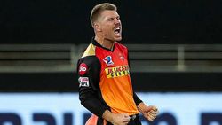 IPL 2021: വാര്‍ണറേക്കാള്‍ മികച്ച ക്യാപ്റ്റന്‍ ടീമിലുണ്ട്! എസ്ആര്‍എച്ചിനു നായകനെ മാറ്റാമെന്നു സെവാഗ്