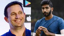 ബോണ്ട് എപ്പോഴും കൂട്ടിനുണ്ട്! ഇന്ത്യക്കായി കളിക്കുമ്പോഴും ഉപദേശം തേടാറുണ്ടെന്നു ബുംറ