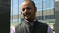 'ഭാര്യ അന്ന് മൈതാനത്ത് നിന്ന് ഓടി രക്ഷപെടുകയായിരുന്നു', 2012ലെ സംഭവം ഓര്‍ത്തെടുത്ത് മുരളി കാര്‍ത്തിക്