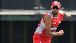 IPL: 'ഞാന്‍ വില്ലനാകുമെന്ന് അവന്‍ പറഞ്ഞു', മങ്കാദിങ് പുറത്താക്കലിനെക്കുറിച്ച് ആര്‍ അശ്വിന്‍