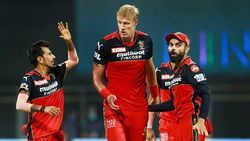 IPL 2021: മൂന്നാം നമ്പറില്‍ ആര്‍സിബിക്ക് സ്ഥിരം താരം വേണം, ഈ മൂന്ന് പേരില്‍ ഒരാള്‍ വരണം