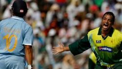 'അക്തറിന്റെ പന്ത് പതിച്ചത് വാരിയെല്ലിന്', പരിക്കേറ്റതറിയാതെ ബാറ്റ് ചെയ്തത് വെളിപ്പെടുത്തി സച്ചിന്‍