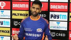 IPL 2022: സൂര്യയെ റാഞ്ചാന്‍ മൂന്നു ഫ്രാഞ്ചൈസികള്‍! വിട്ടുകൊടുക്കുമോ മുംബൈ ഇന്ത്യന്‍സ്?