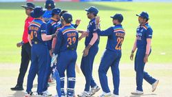 INDvSL: പവര്‍പ്ലേയില്‍ 'പവറില്ലാതെ' ഇന്ത്യന്‍ ബൗളിങ് നിര, ലോക ക്രിക്കറ്റിലെ ഏറ്റവു മോശം!