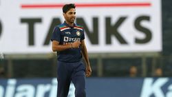 IND vs SL T20: ശിഖര്‍ ധവാനും ഐസൊലേഷനില്‍, ഭുവി നായകനായേക്കും, സാധ്യതാ 11 അറിയാം