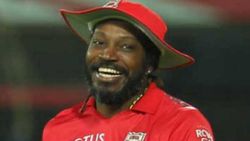 ഗെയ്ല്‍ എങ്ങനെ 14,000 എത്തി? ആദ്യ മൂന്നു നാഴികക്കല്ലും ഐപിഎല്ലില്‍, കൂടുതലും ആര്‍സിബിക്കൊപ്പം!