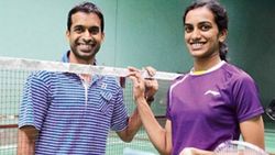 Olympics 2021: എന്തുകൊണ്ട് ടോക്കിയോയിൽ സിന്ധുവിനെ പരിശീലിപ്പിക്കാൻ ഗോപിചന്ദില്ല?