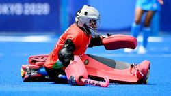 Olympics 2021: തടുത്തത് എട്ടു പെനല്‍റ്റി കോര്‍ണറുകള്‍! പുതിയ വന്‍മതില്‍ ഇതുതന്നെ- സവിതയ്ക്കു കൈയടി