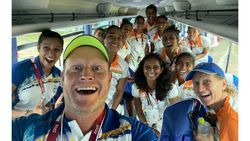 Olympics 2021: കുടുംബമേ ക്ഷമിക്കൂ, ഞാന്‍ പിന്നീട് വീണ്ടും വരാം- വിജയത്തില്‍ മതിമറന്ന് കോച്ച്