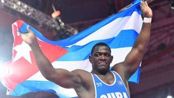 Olympics 2021: തുടരെ നാലാം തവണയും സ്വര്‍ണം, ഗുസ്തിയില്‍ ക്യൂബന്‍ താരത്തിനു ചരിത്രനേട്ടം