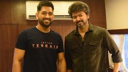 തലയും ദളപതിയും കൈകോര്‍ത്തു!- വിജയ്‌യെ കാണാന്‍ ധോണിയെത്തി, ഫോട്ടോസ് വൈറല്‍