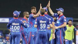 IPL 2021: റിഷഭ് തുടരണോ, ശ്രേയസ് വേണോ? ആകെ കണ്‍ഫ്യൂഷന്‍, ഡിസി ടീം ദുബായില്‍